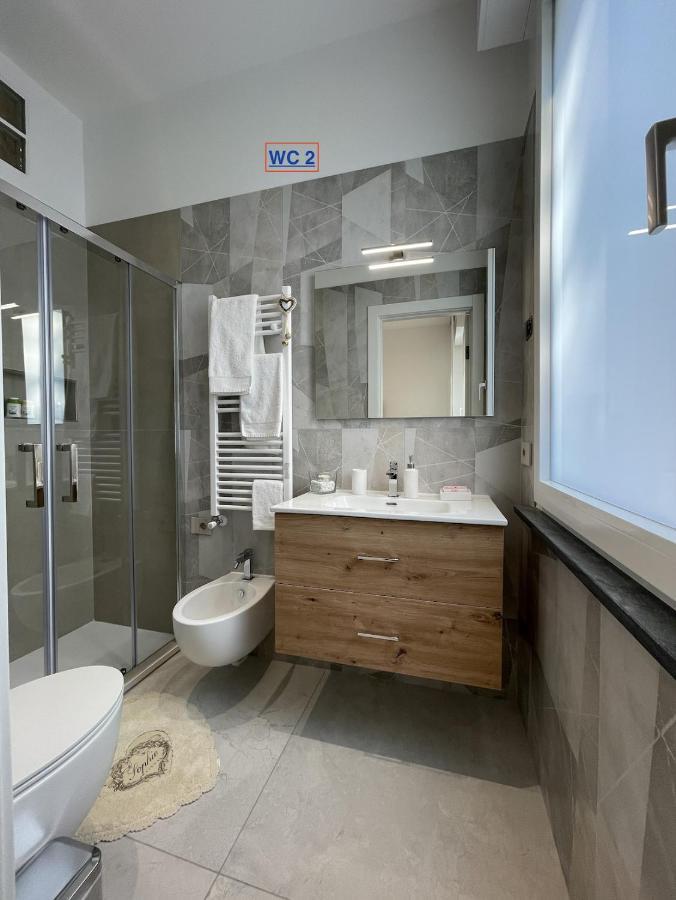 Varese Apartment Exterior photo